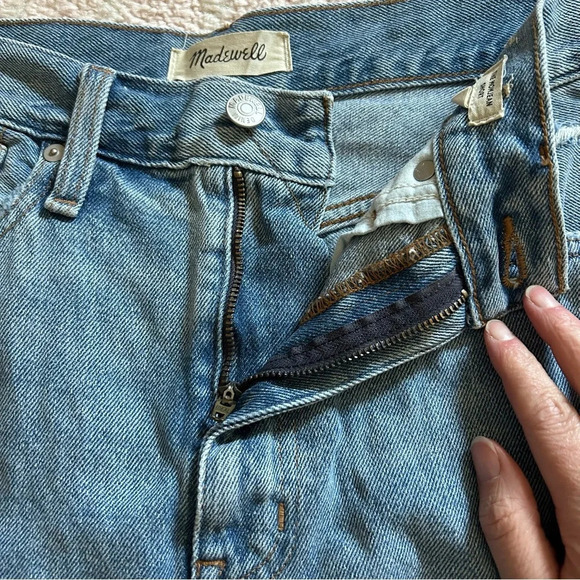 Madewell Mom Jean Short Size 26 Distressed - Picture 12 of 12